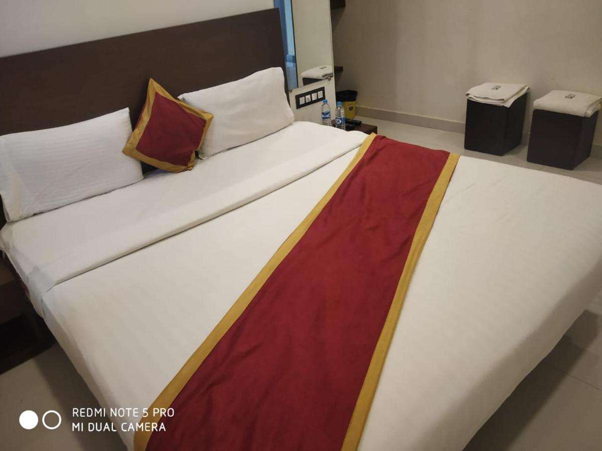 Hotel Grand Kubera Чикмагалур Экстерьер фото